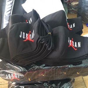 Meet your Posher, Pakiza